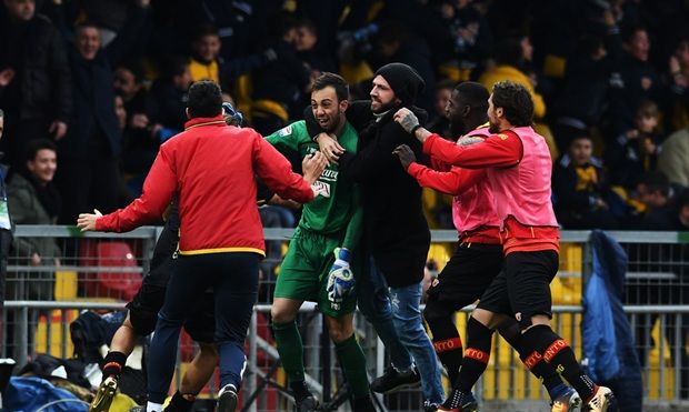 Che fine ha fatto Brignoli, il portiere del Benevento che segnò al Milan?Image
