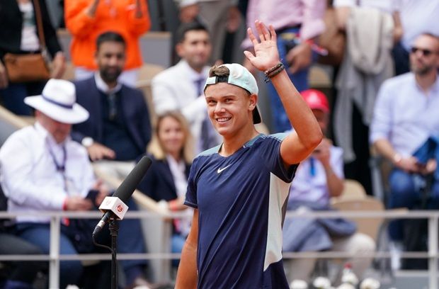 Copyright (c) 2022 Leonard Zhukovsky/Shutterstock