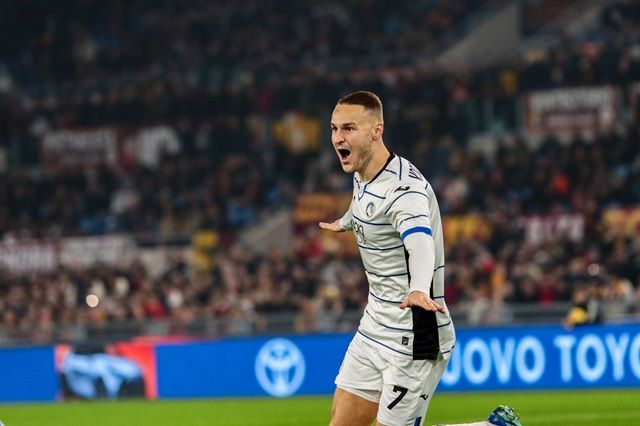 Copyright (c) 2024 Raffaele Conti 88/Shutterstock.