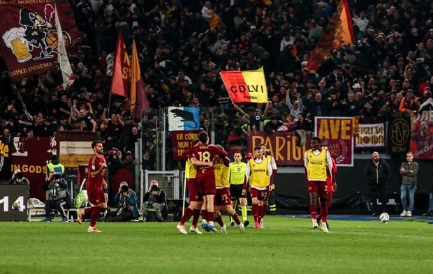 Copyright (c) 2025 Raffaele Conti 88/Shutterstock